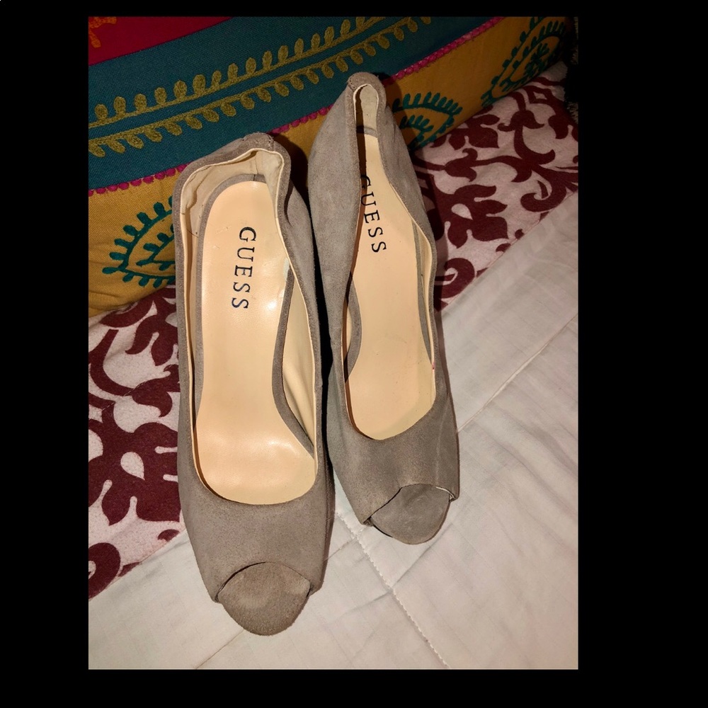 NWOT! Guess Peep Toe Suede Stiletto Heels! Size 7M